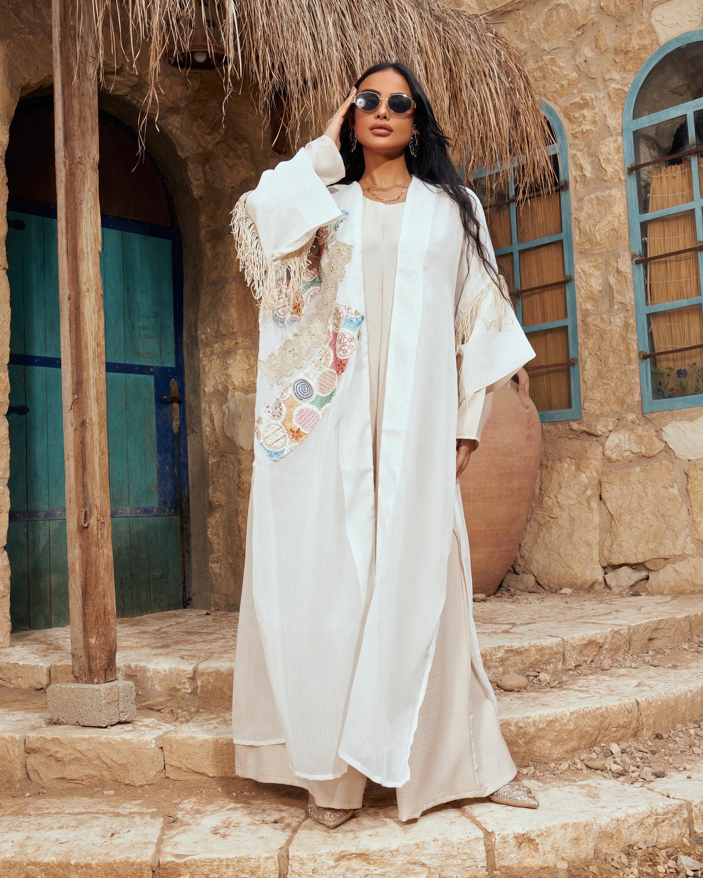 Konouz linen abaya