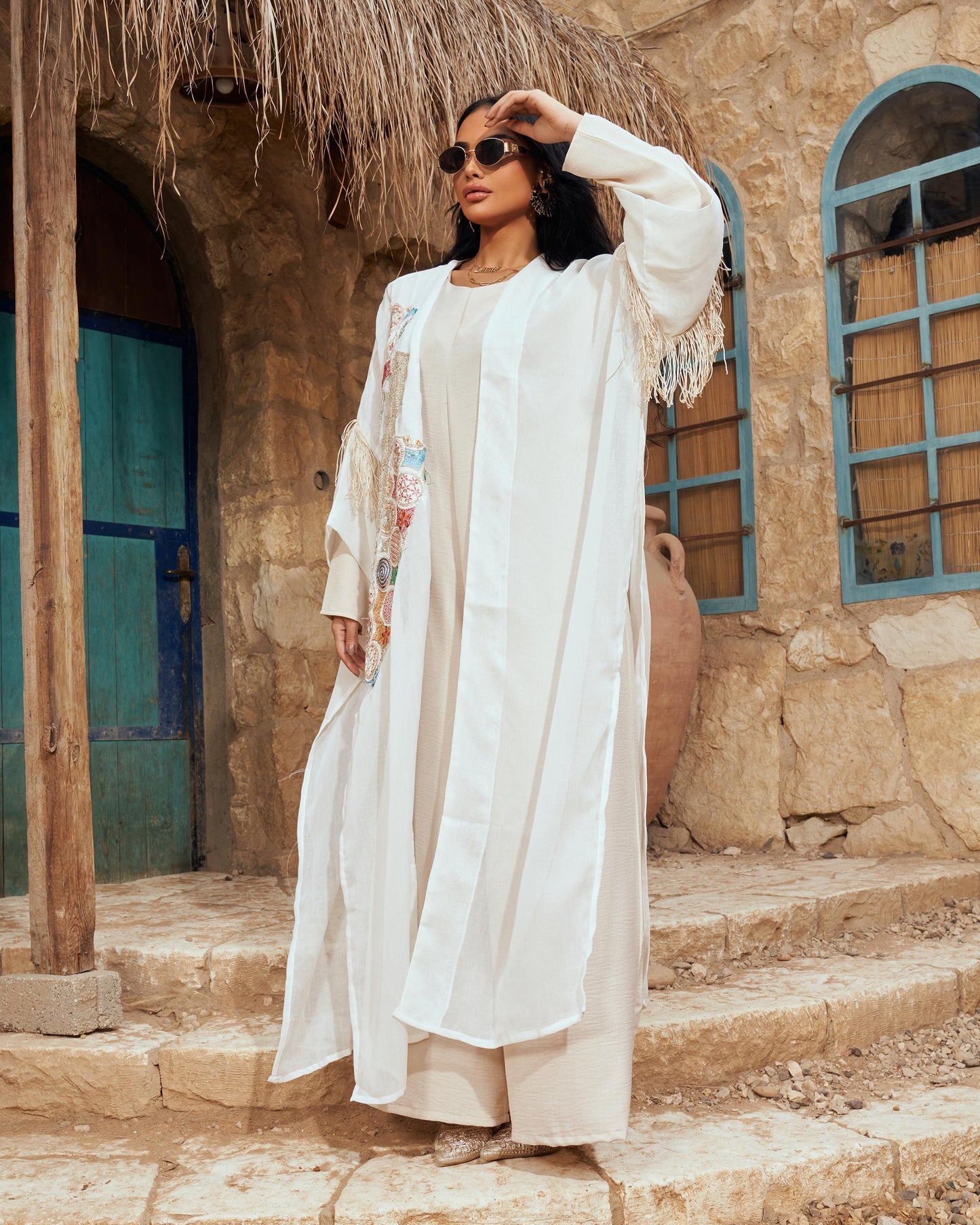 Konouz linen abaya