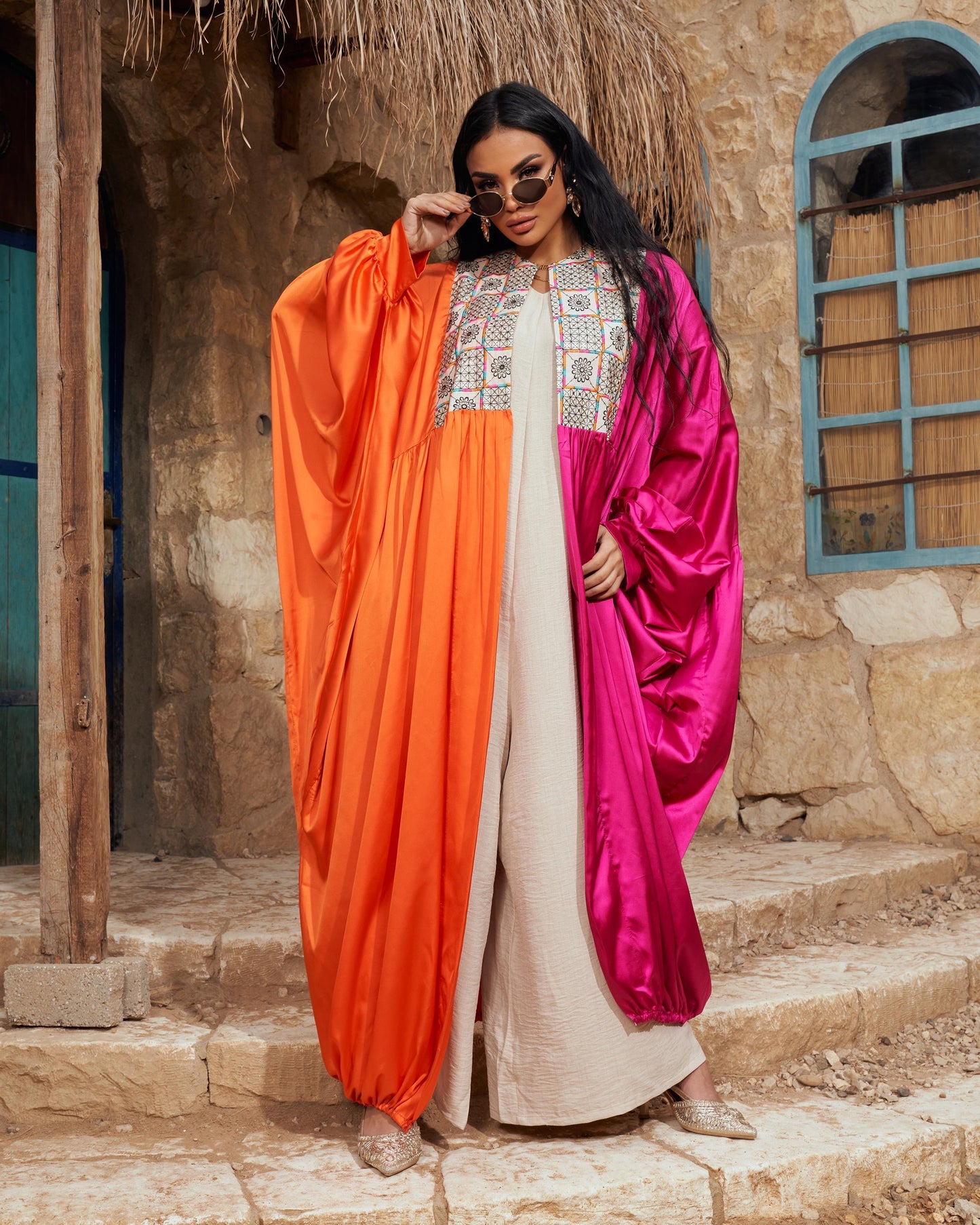 Konouz satin abaya