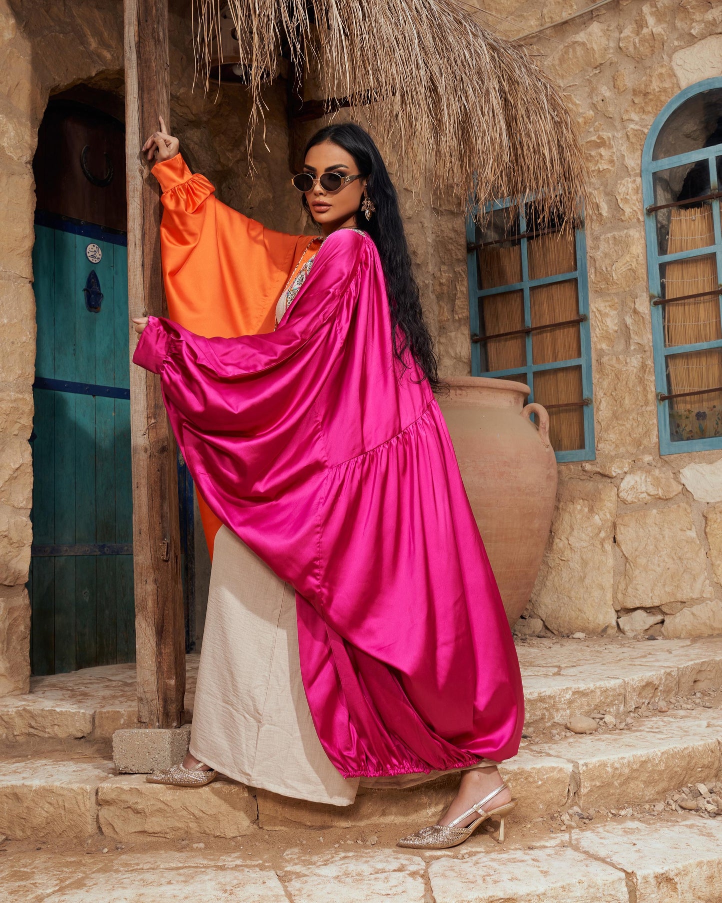 Konouz satin abaya