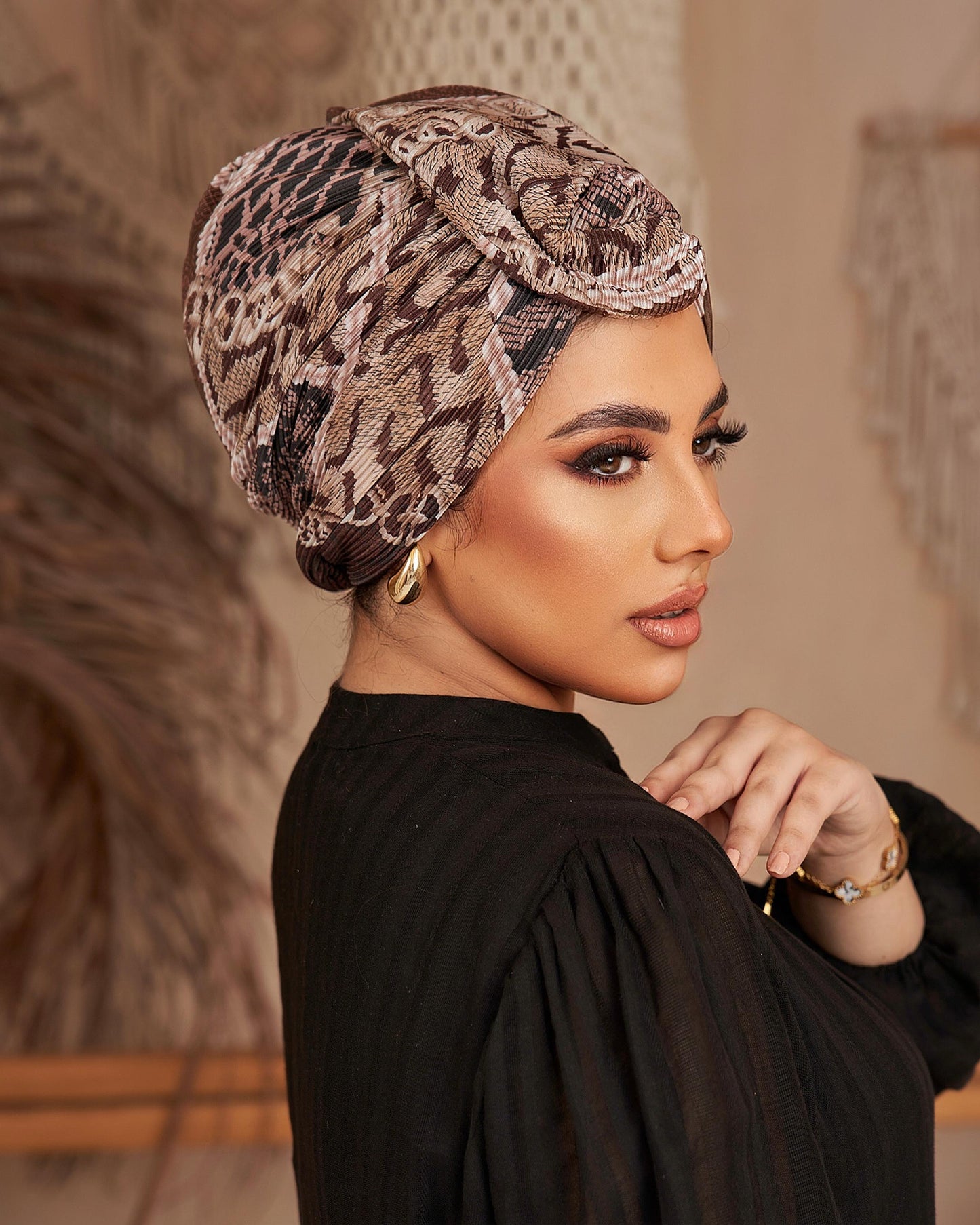 Round wing turban