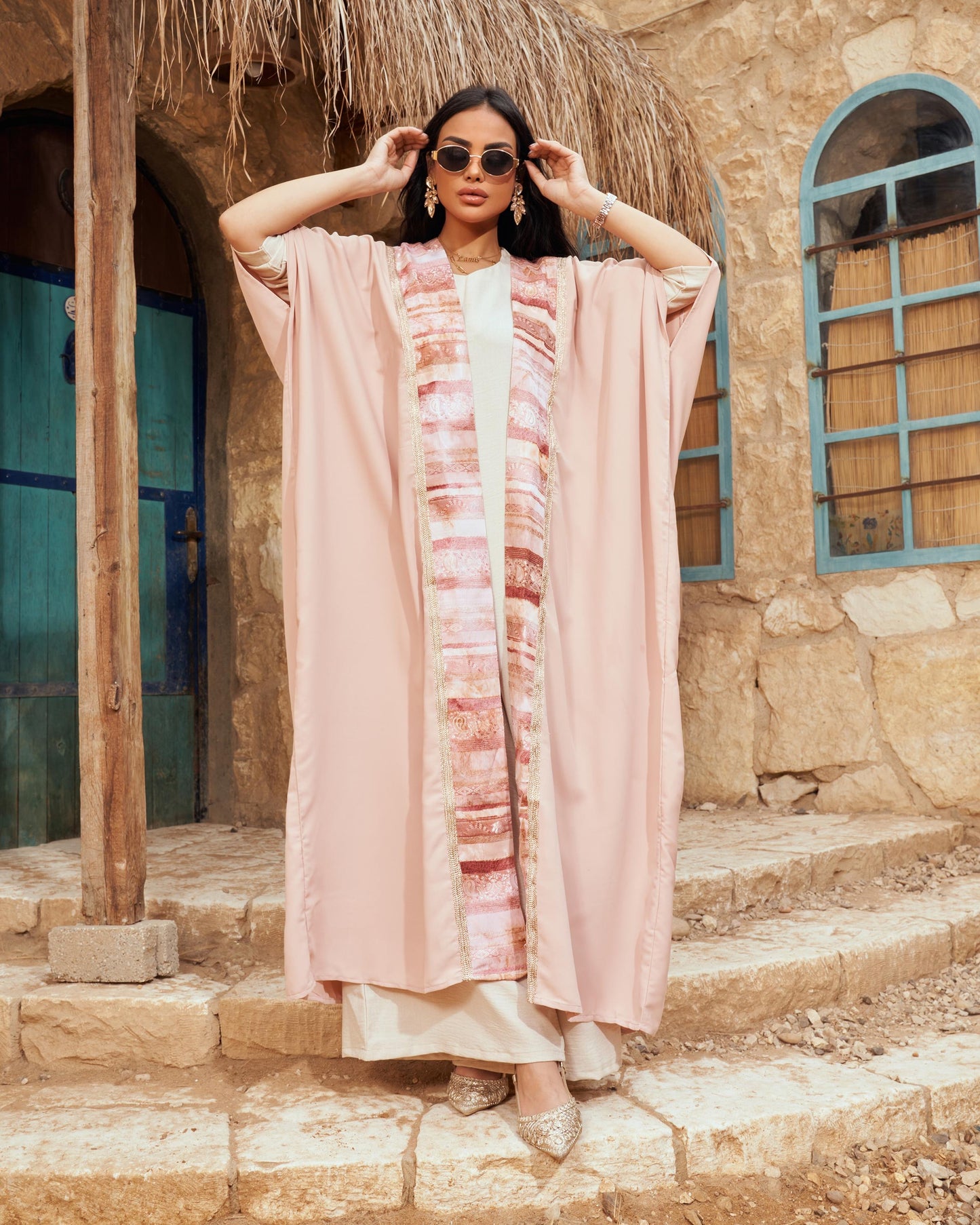 Konouz peach abaya