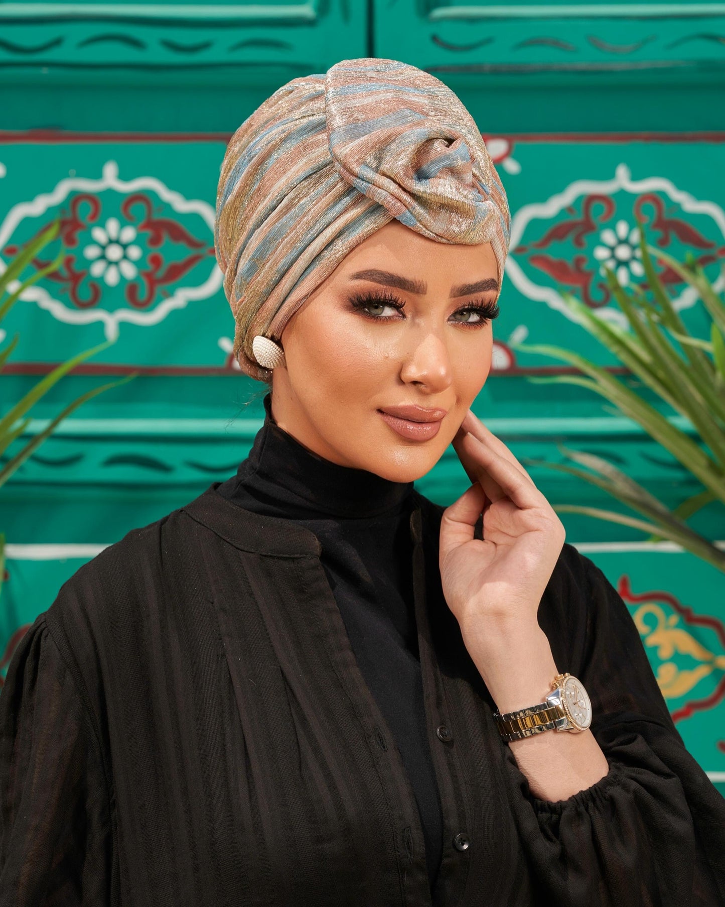 Round wing soirée turban