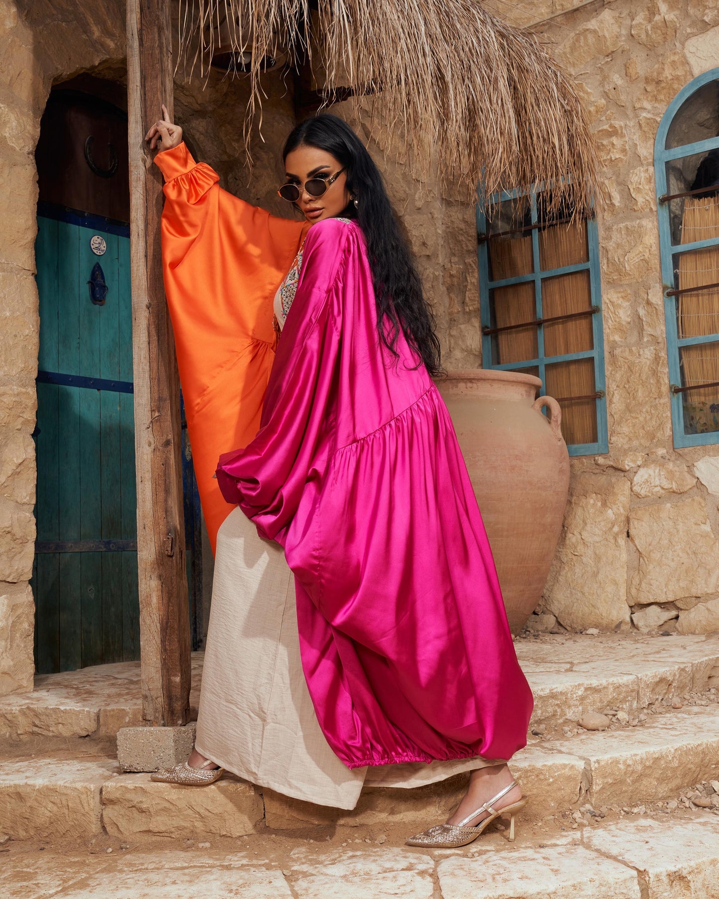 Konouz satin abaya
