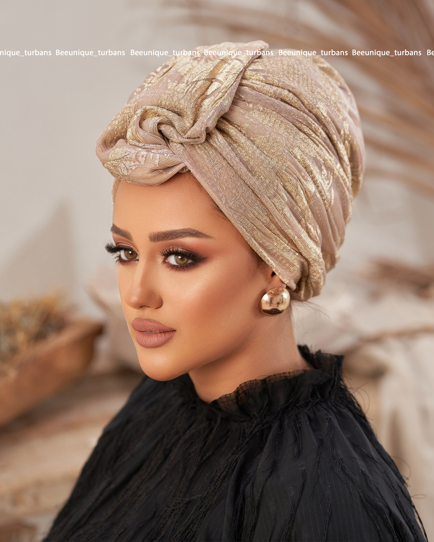 Round wing turban