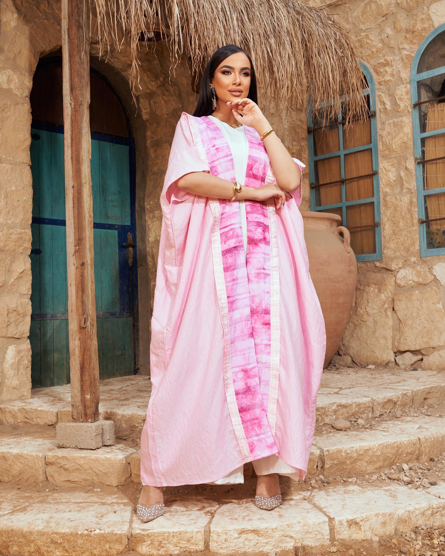 Konouz pink abaya