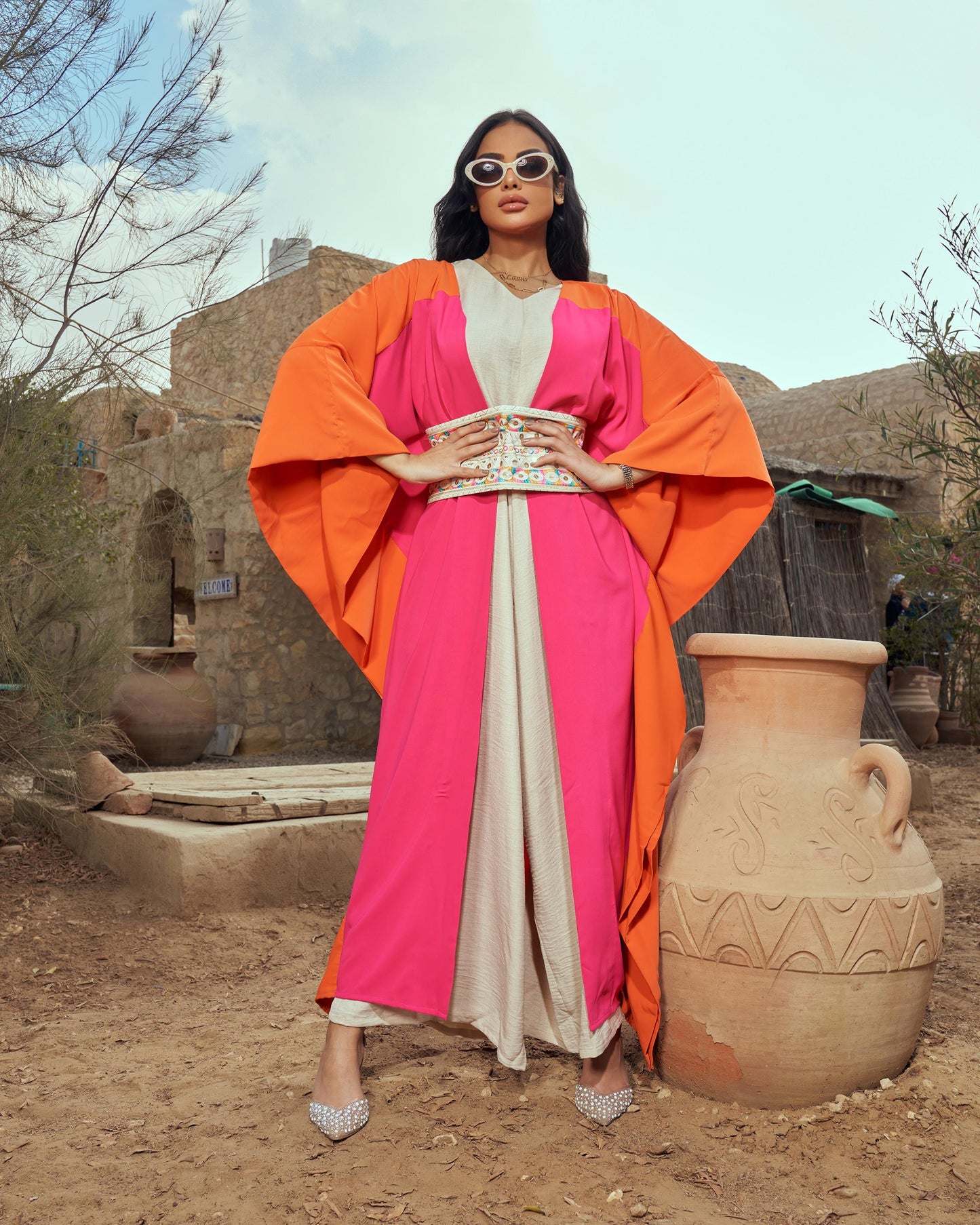 Konouz batwing abaya