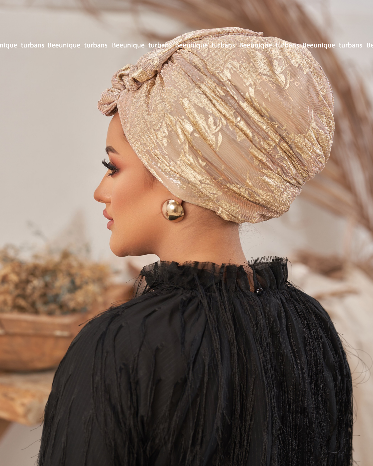 Round wing turban