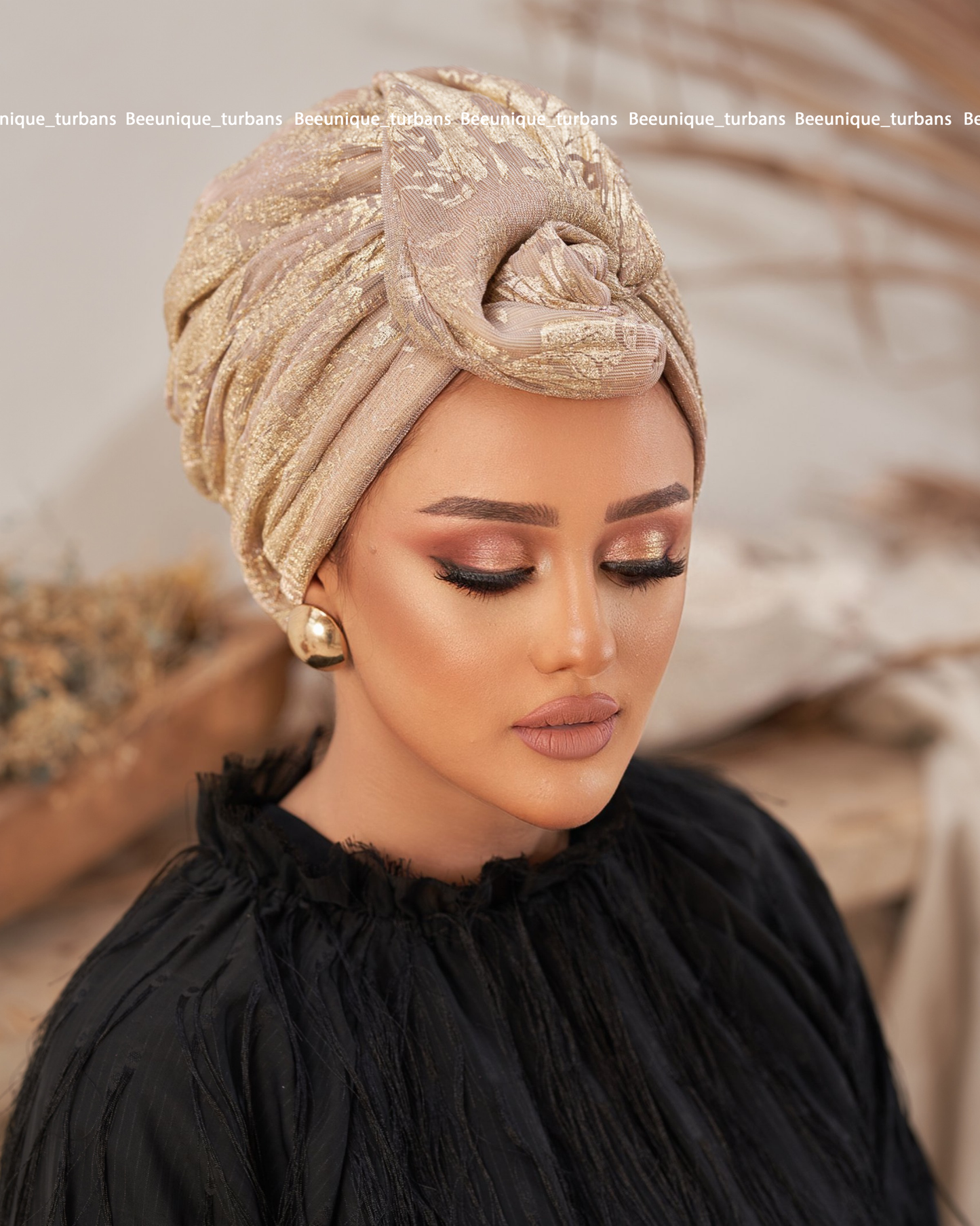 Round wing turban