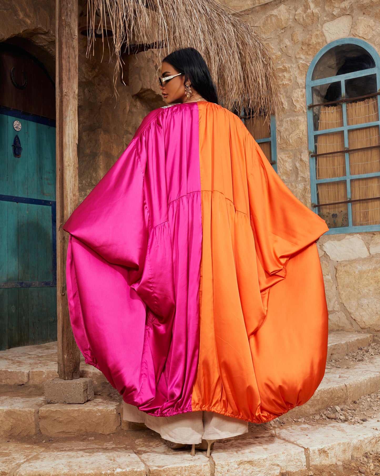 Konouz satin abaya