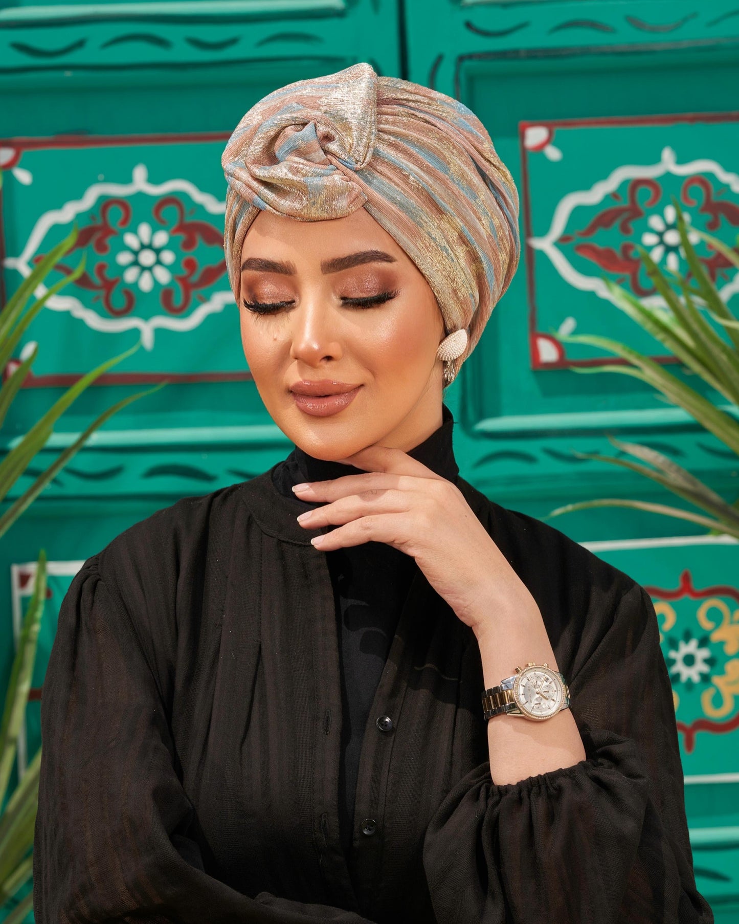 Round wing soirée turban