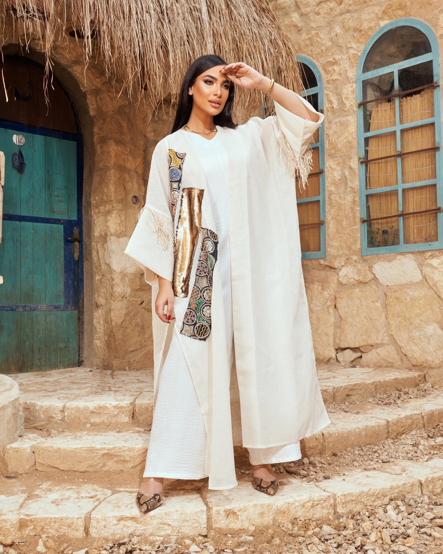 Konouz linen abaya