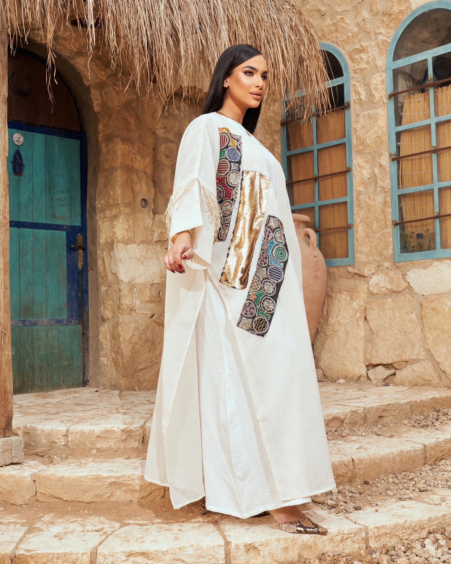 Konouz linen abaya