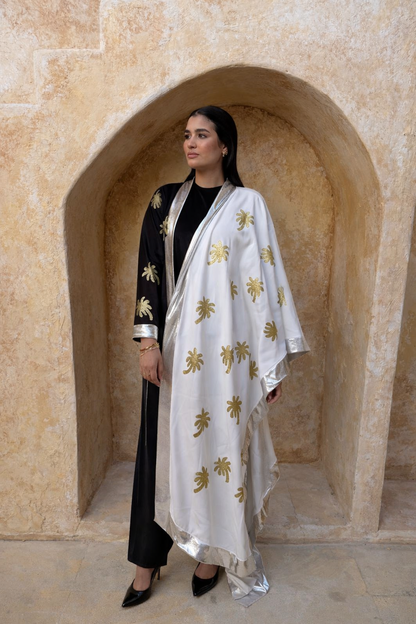 Black & white abaya