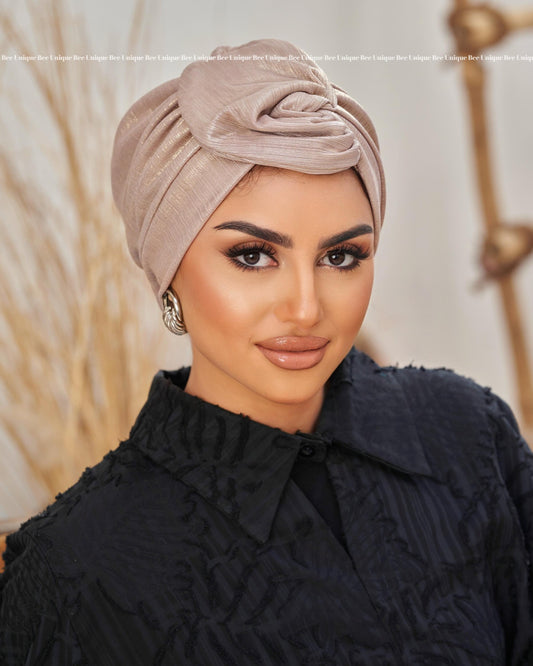 Round wing metallic turban