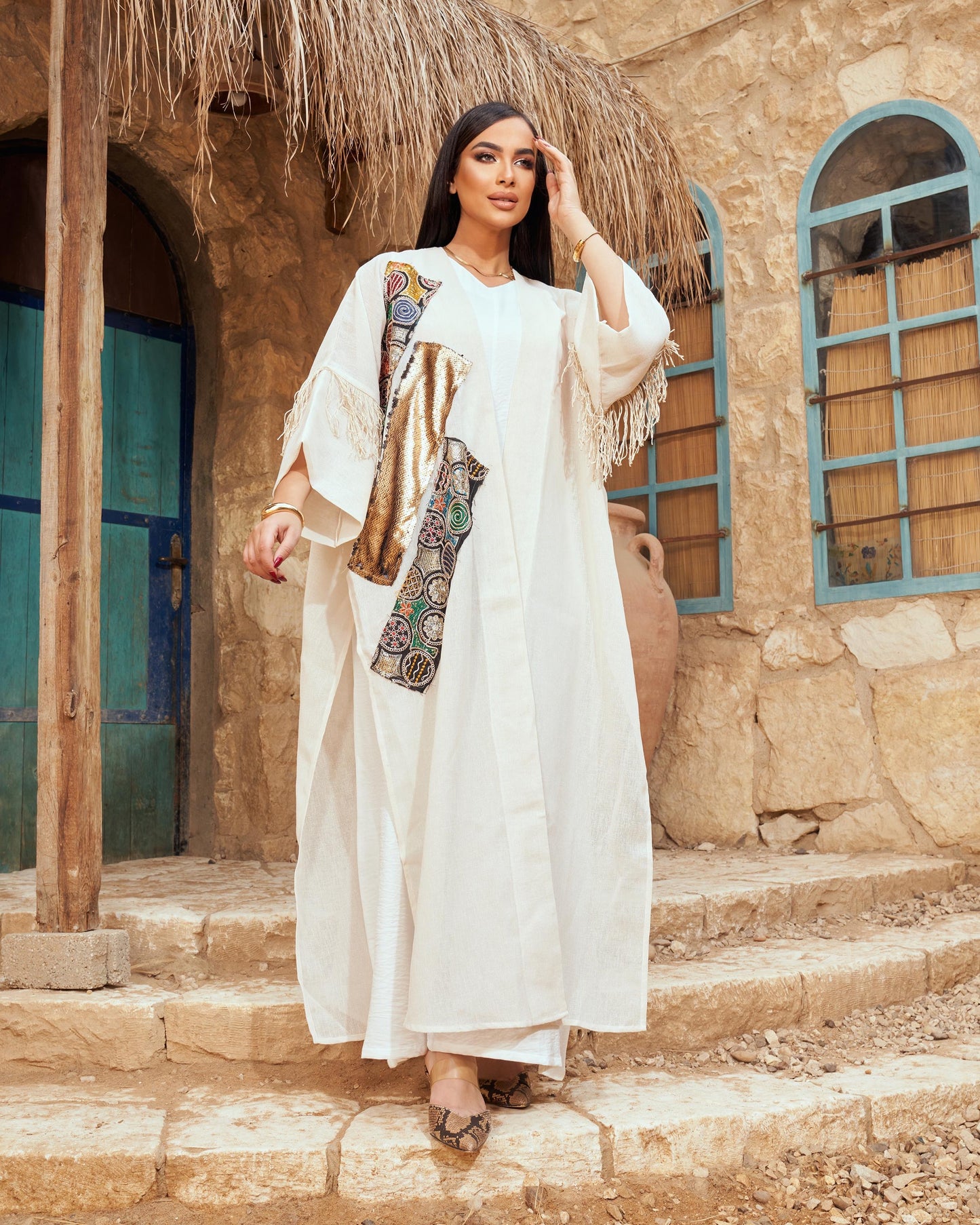 Konouz linen abaya