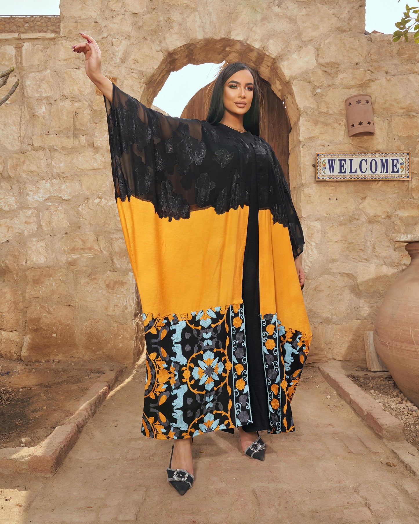 Konouz abaya