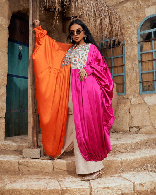 Konouz satin abaya