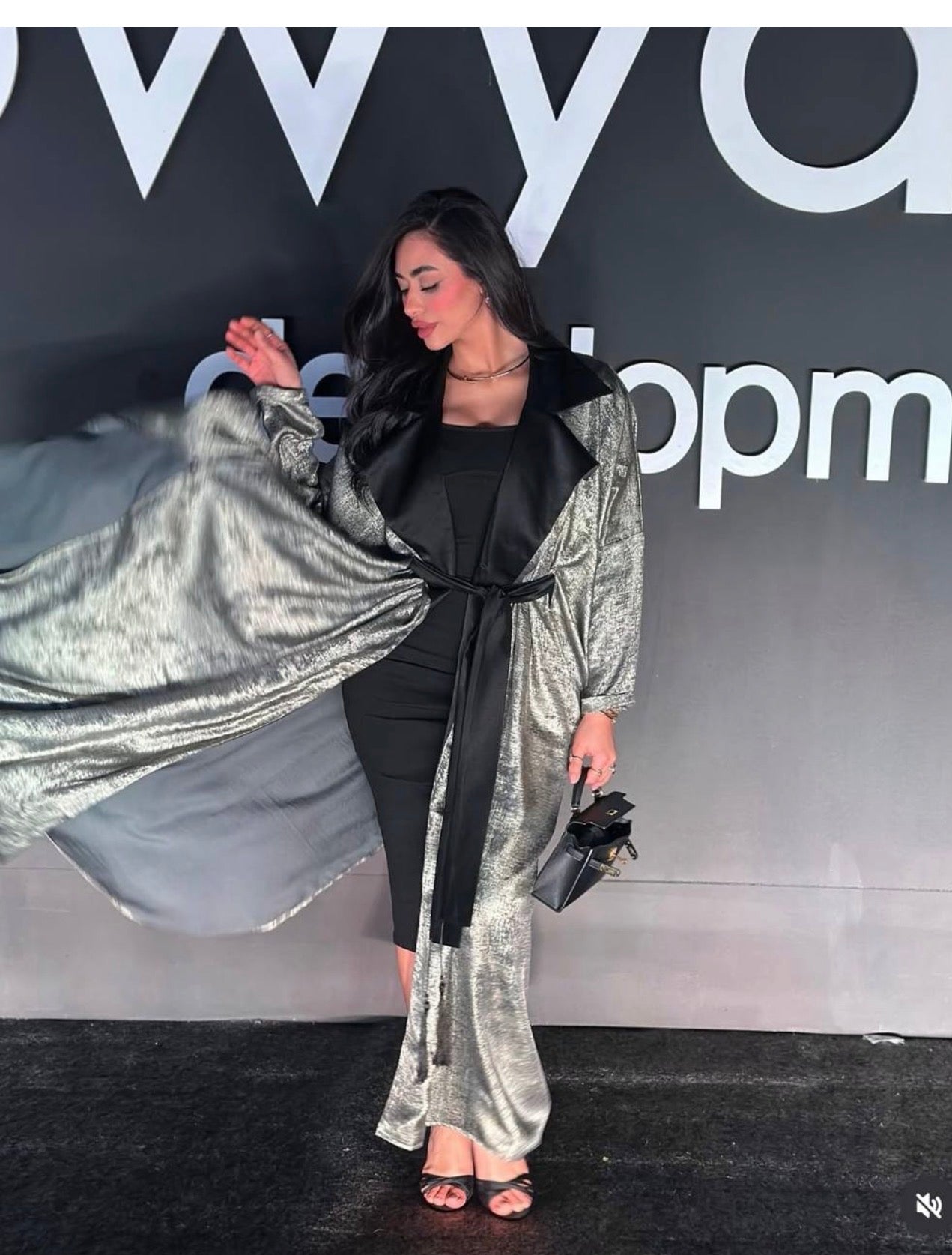 Metallic abaya